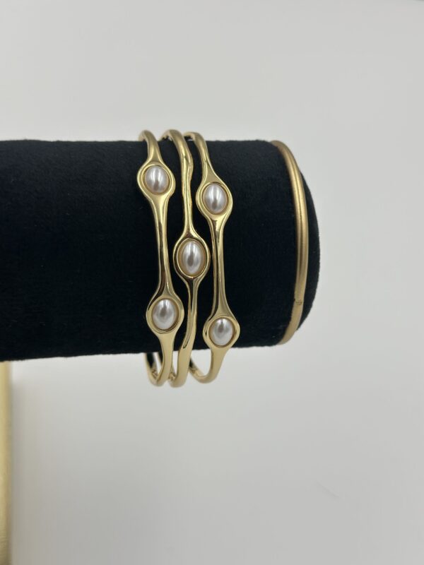 İNCİLİ ARKASI AÇIK KELEPÇE BİLEKLİK