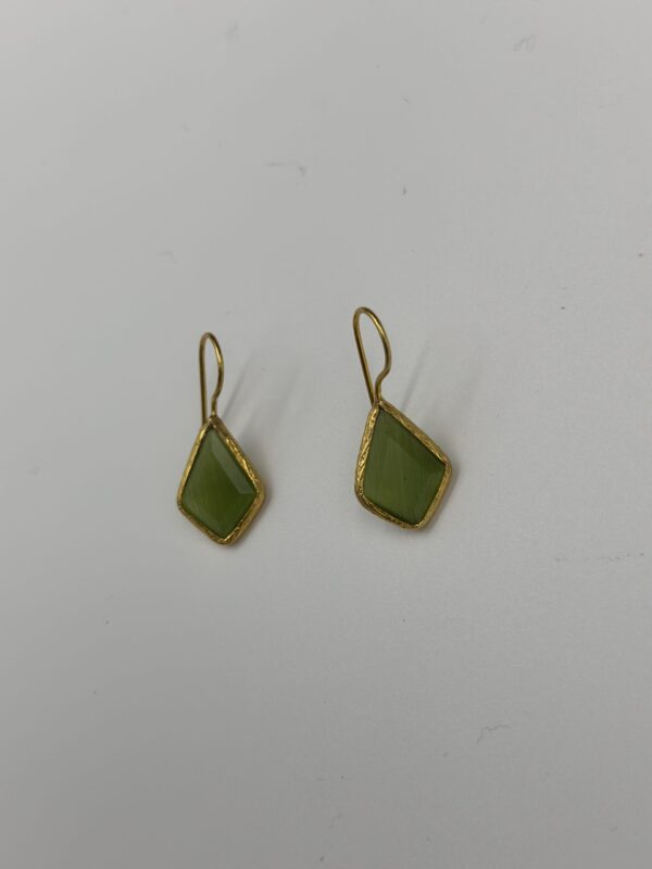 DOĞAL TAŞ ÇELİK KÜPE