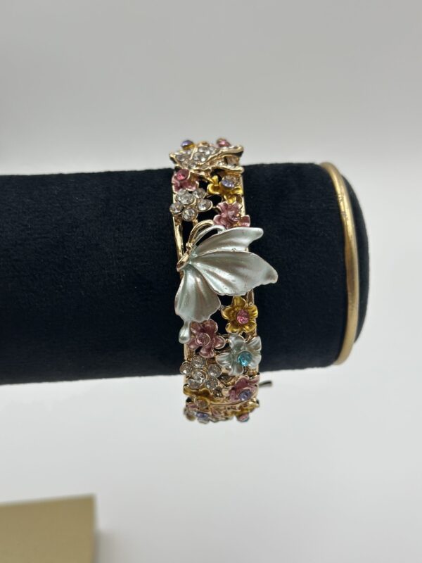 RENKLİ ÇİÇEK DESENLİ KELEBEK DETAYLI LÜKS KELEPÇE