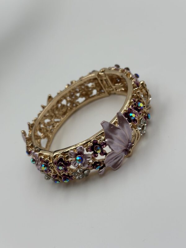 MOR ÇİÇEK VE KELEBEK DETAYLI LÜKS KELEPÇE