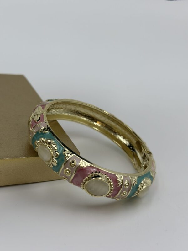 PEMBE-MİNT İŞLEME ETNİK KELEPÇE