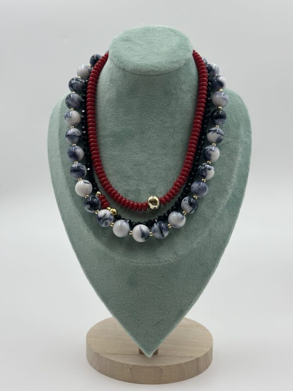 ÜÇ SIRALI EL YAPIMI RENKLİ TAŞ KOLYE