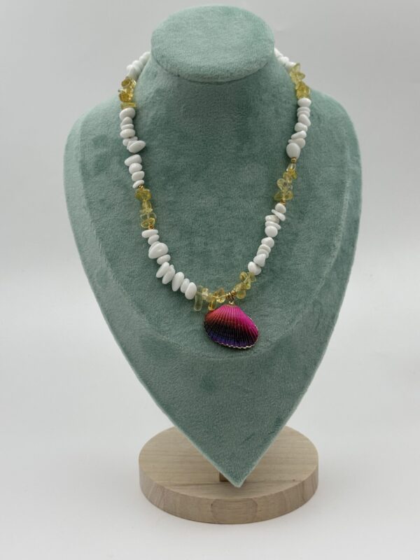 Beyaz ve Sarı Boncuklu Deniz Kabuklu Bohem Kolye