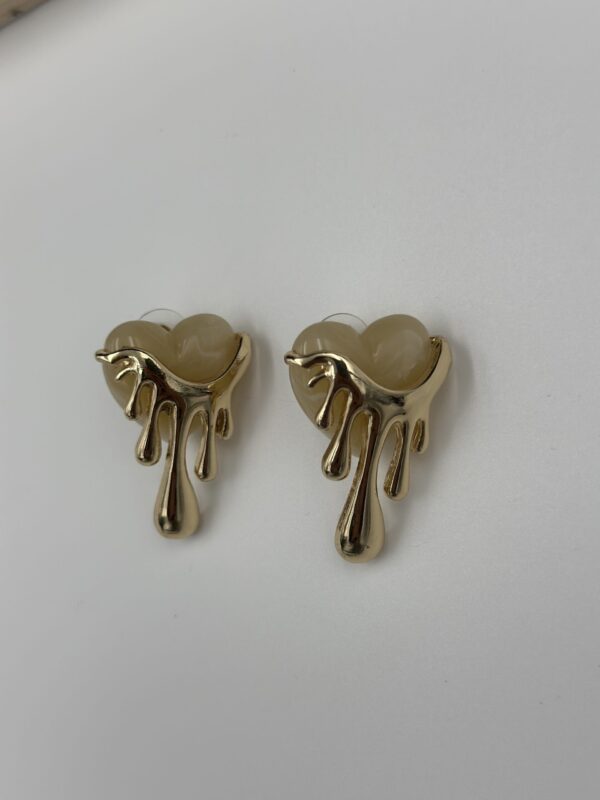 AKIŞKAN KALP KÜPE-KREM