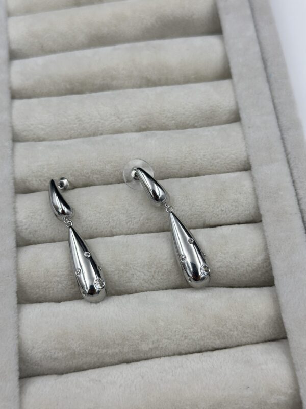 DAMLA TAŞ ÇELİK SİLVER KÜPE