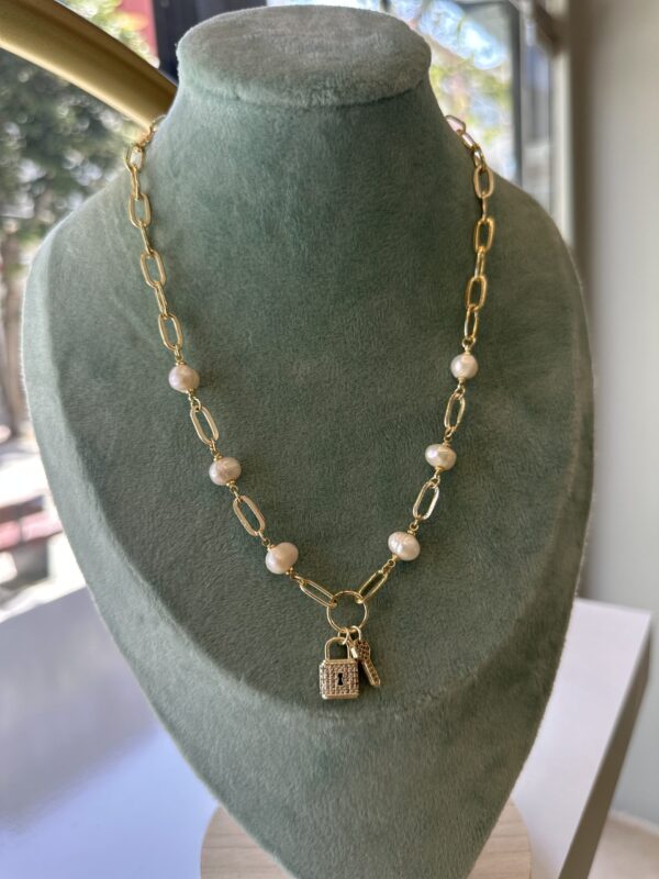 ANAHTAR&KİLİT CHARM İNCİLİ ÇELİK KOLYE