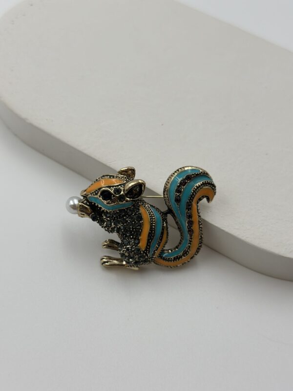 İNCİ TUTAN SİNCAP BROŞ