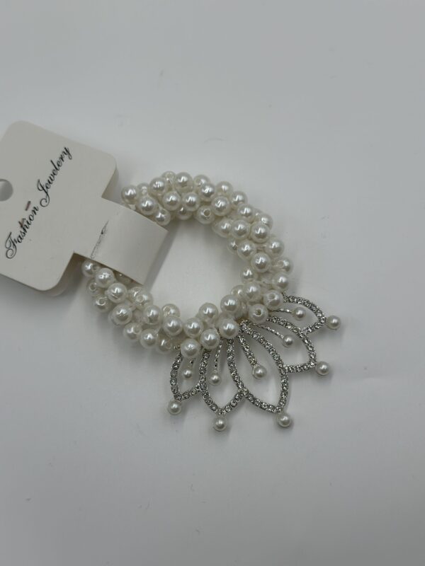 KRİSTAL VE İNCİ SÜSLEMELİ LASTİKLİ TOKA