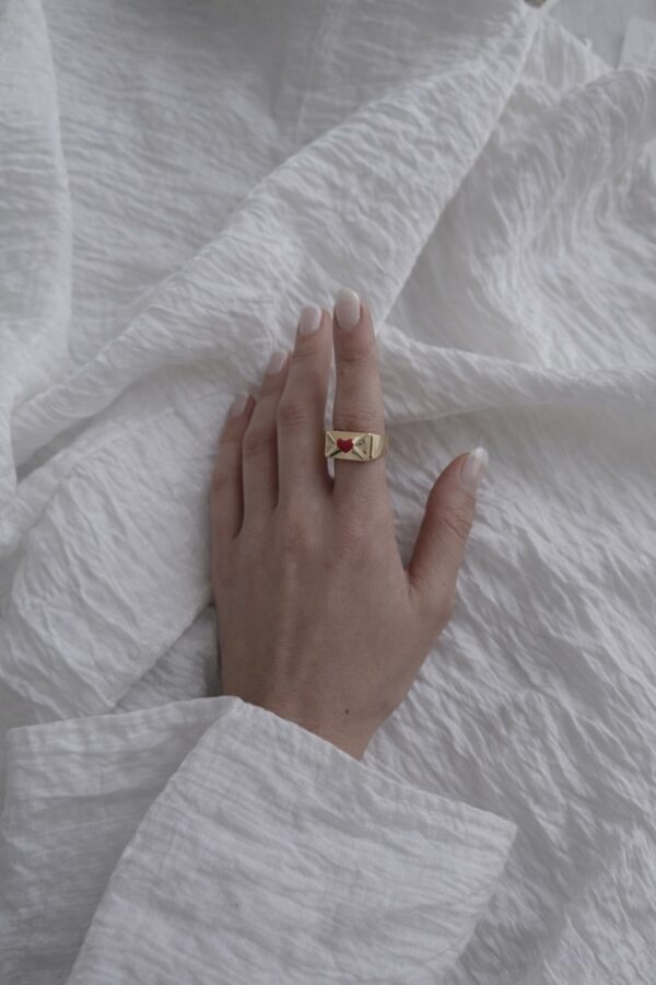 Pinterest Gold Kalp Detaylı Yüzük