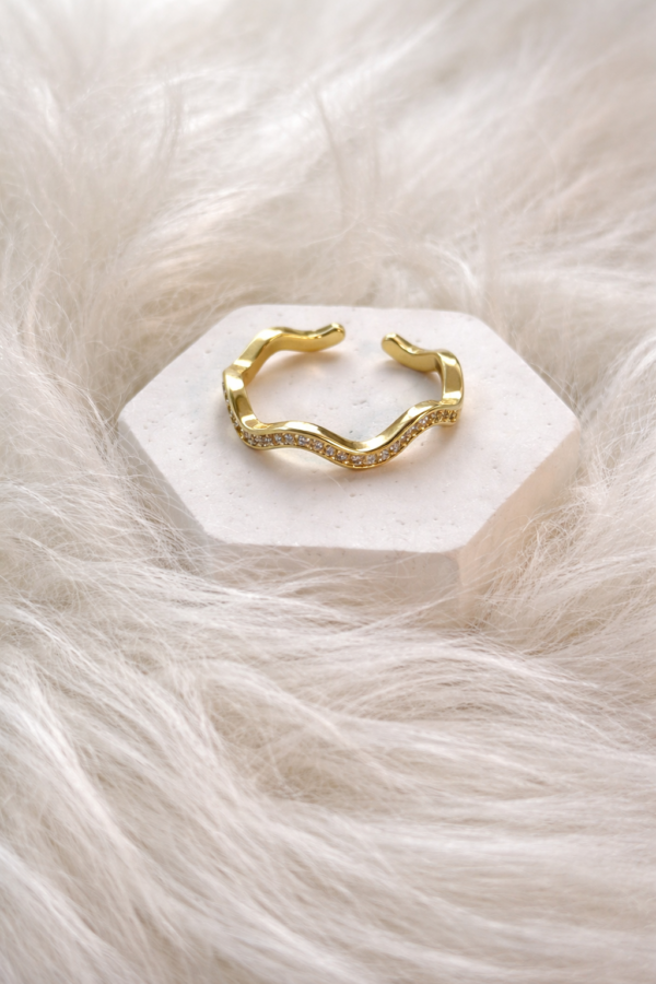 Soft Wave Gold Parıltılı Yüzük